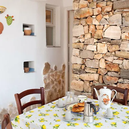 Holiday home Locazione Turistica Studio Iolanda